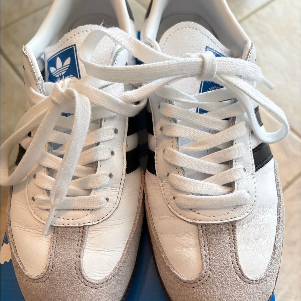 OG Adidas Samba White with Black Stripes - Picture 4 of 10